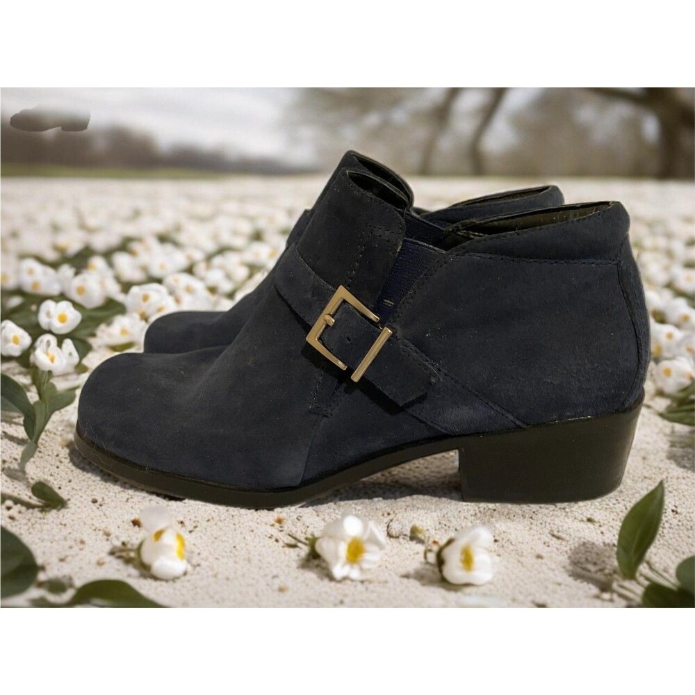 Women's Markon BlueSUEDE ankle boot Size 8.5 W